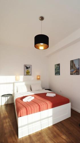 Super Stylish 1BR Apartment Near Fabrica