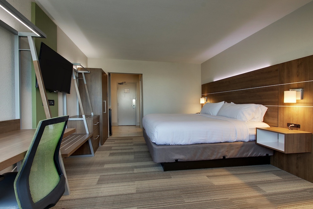 Holiday Inn Express & Suites Wapakoneta by IHG - photo 45
