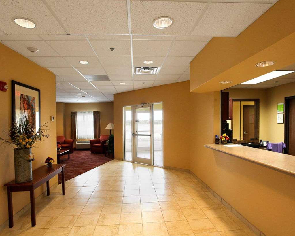 Rodeway Inn & Suites - photo 8