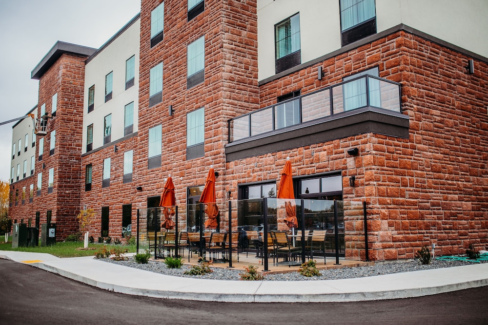 Cobblestone Hotel & Suites International Falls - photo 48
