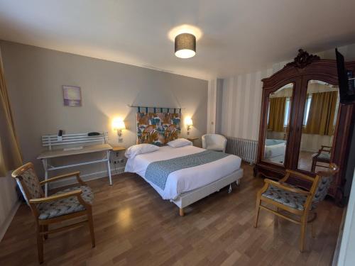 Hotel Le Bon Laboureur in La Charite-Sur-Loire, France