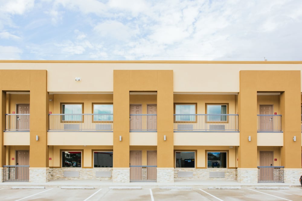 Budget Host Inn and Suites - photo 45