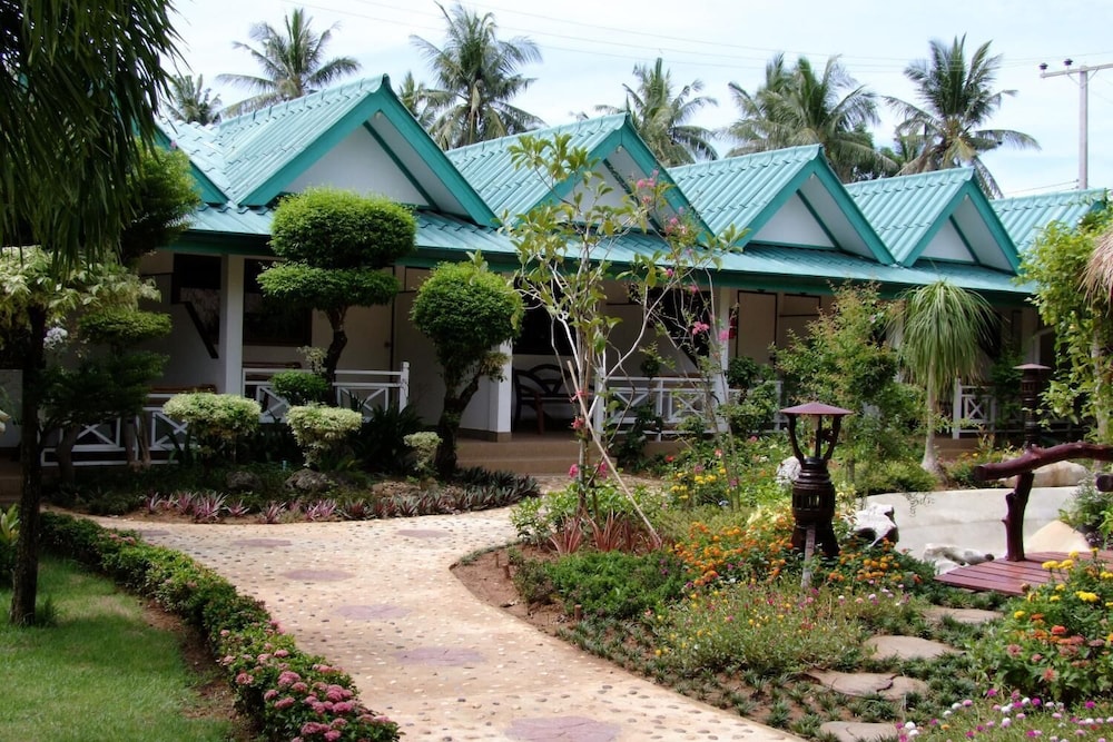 Samroiyod Holiday Resort in Sam Roi Yot, Thailand