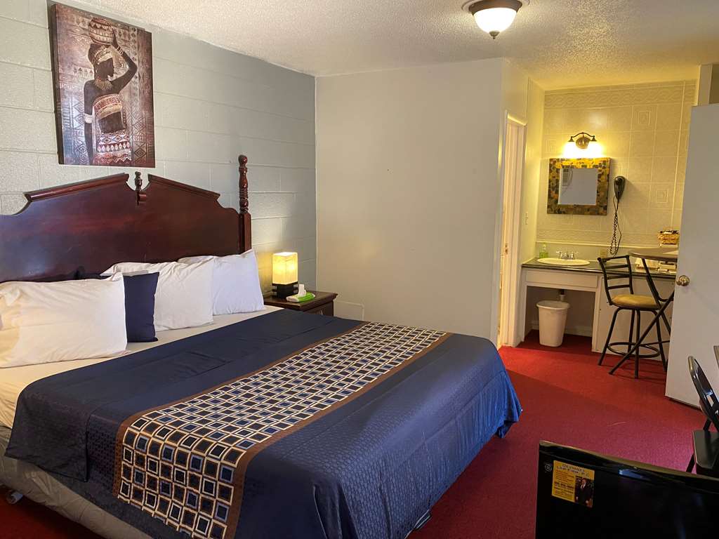 Knights Inn Fairview - photo 3