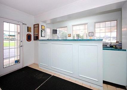 Ambassador Inn - photo 18