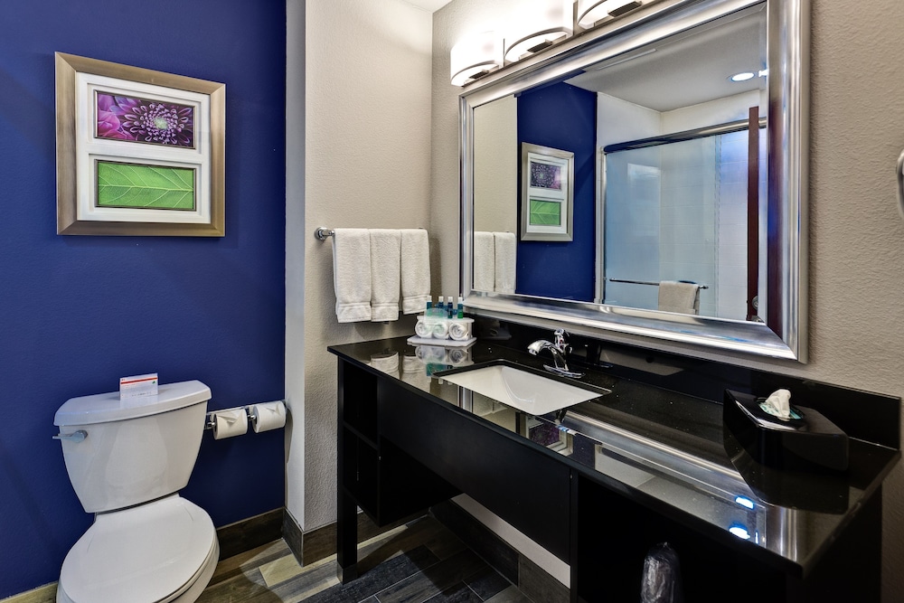 Holiday Inn Express Hutchinson by IHG - photo 13