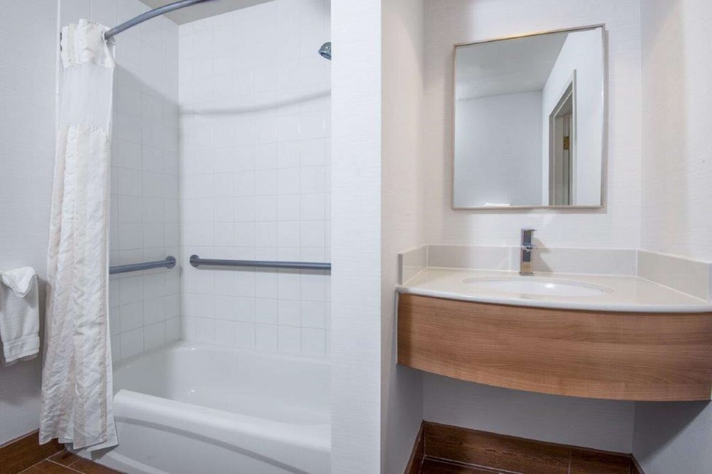 Hilton Garden Inn Wichita - photo 20
