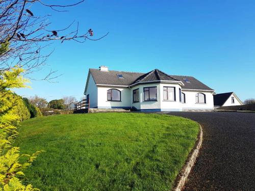 Pooreen House — 4-Star Luxury Hotel in Gaillimh, Republic of Ireland