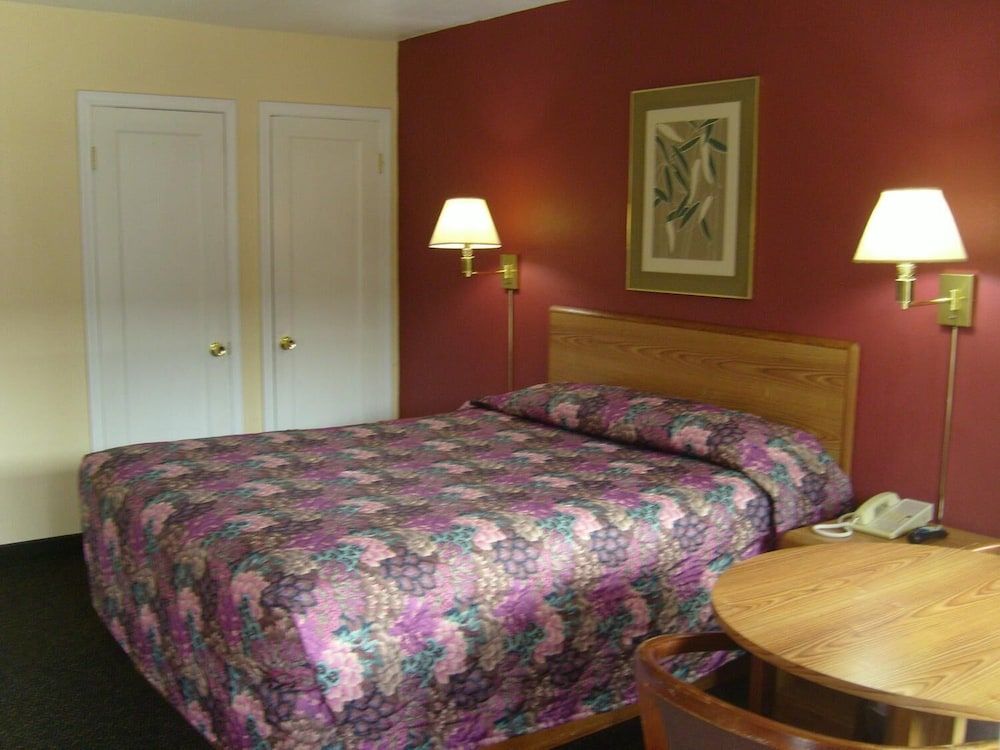 Cascade City Center Motel - photo 10