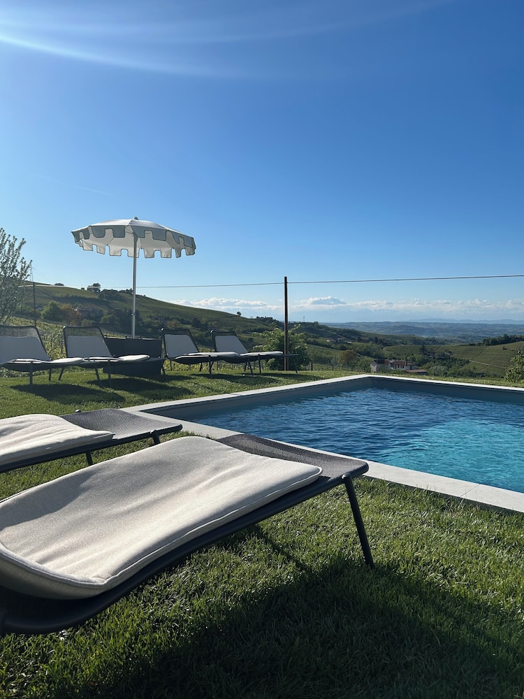 Borgo Piani Camere di Charme — 4-Star Luxury Hotel in Mango, Italy