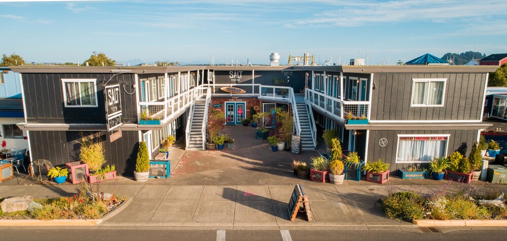 Salt Hotel & Pub - photo 15