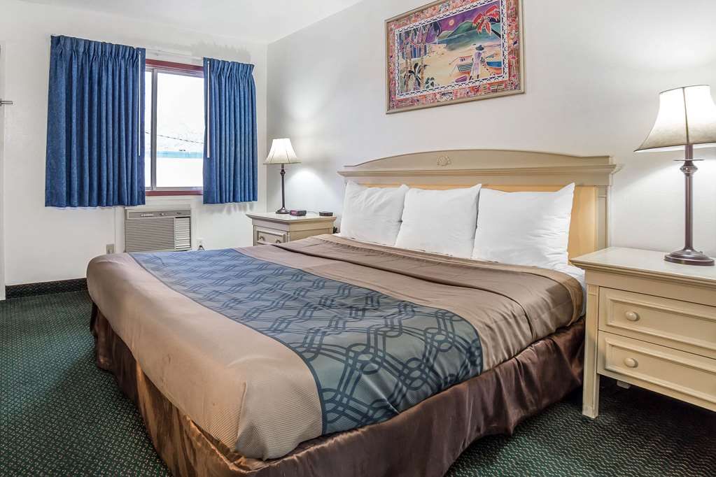 Econo Lodge Lewiston - photo 21