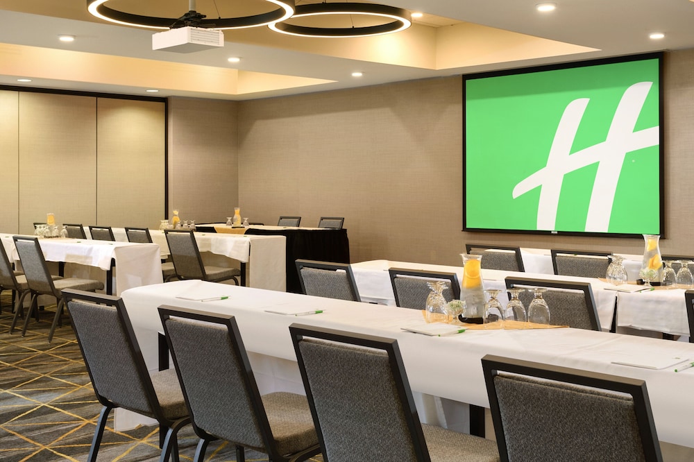 Holiday Inn & Suites Oakland Airport by IHG - photo 65