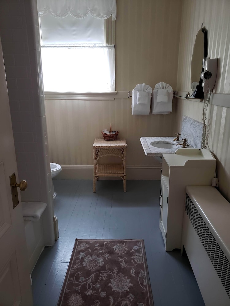 Moseley Cottage Inn & Town Motel - photo 57