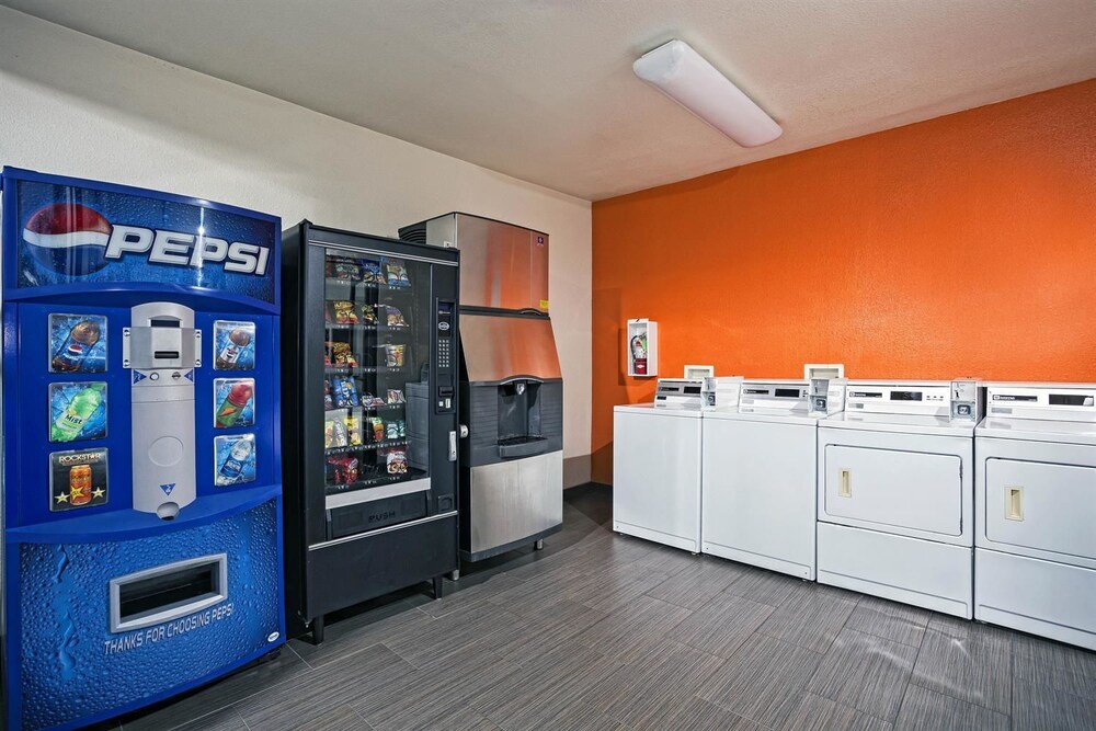 Motel 6 Costa Mesa CA Newport Beach - photo 16