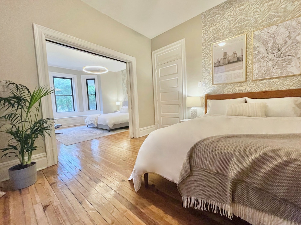 The Warhola Bloomfield - photo 12