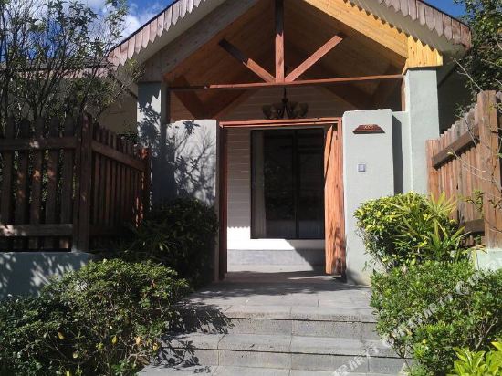 Bund Palm Health Resort Hot Spring Villa in Longshan, People's Republic of China