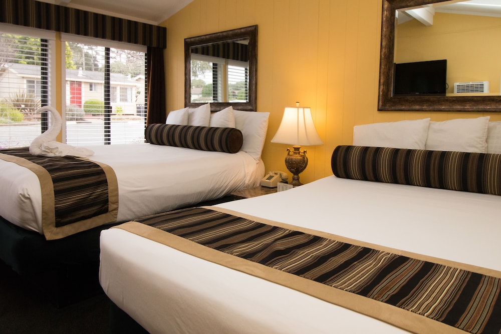 Monterey Peninsula Inn - photo 9