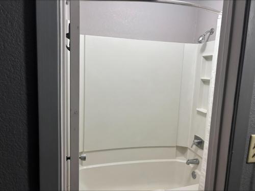 Americas Best Value Inn Brinkley - photo 8