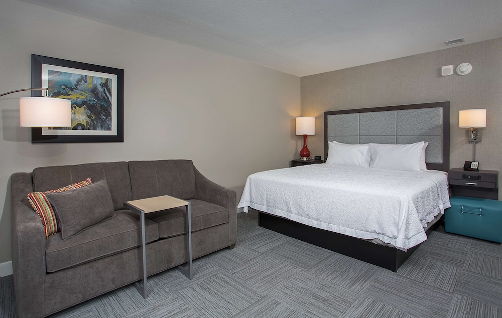 Hampton Inn Vincennes - photo 17