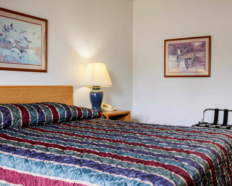 Econo Lodge West Liberty - photo 3