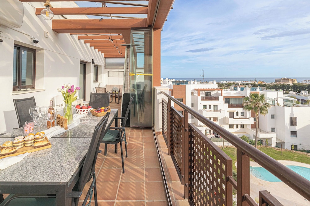 Luxury Cala Blanca Walking To Beach — Mijas