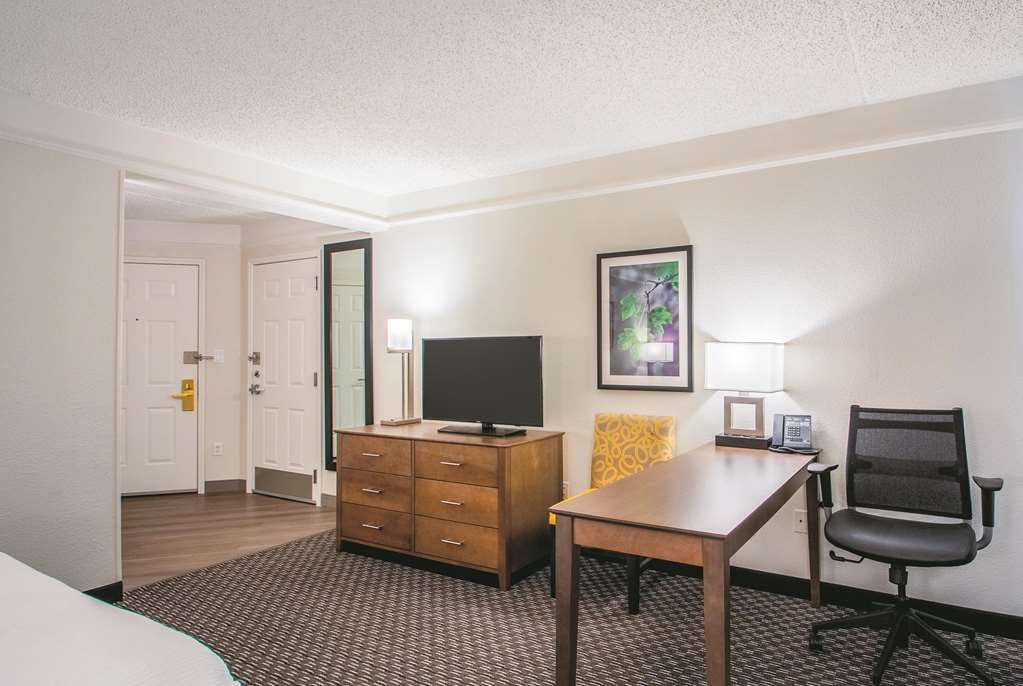 La Quinta Inn & Suites by Wyndham Orem University Pwy Provo - photo 29