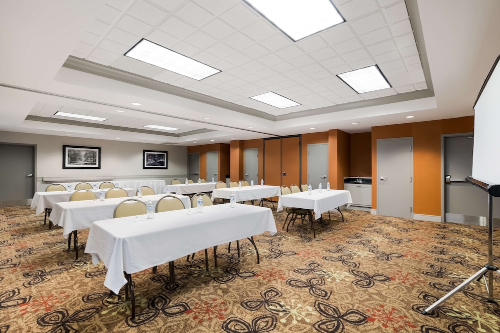 Hampton Inn McHenry - photo 42