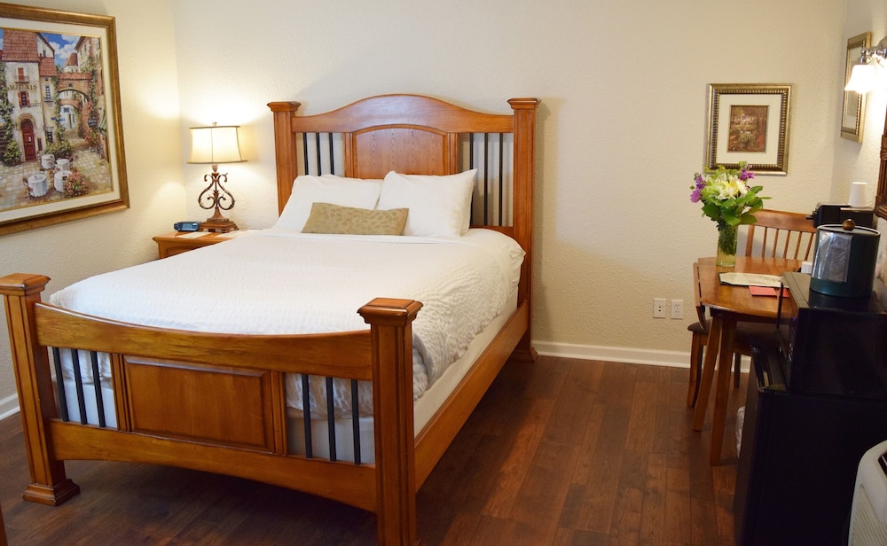 Silverton Inn & Suites - photo 6