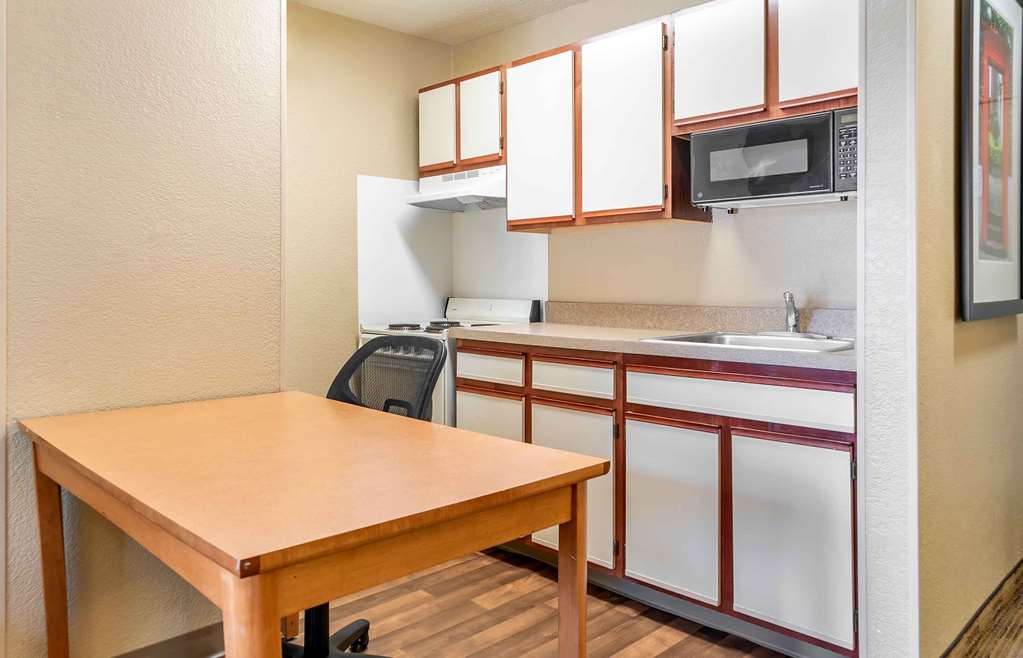 Extended Stay America Select Suites Detroit Warren - photo 7