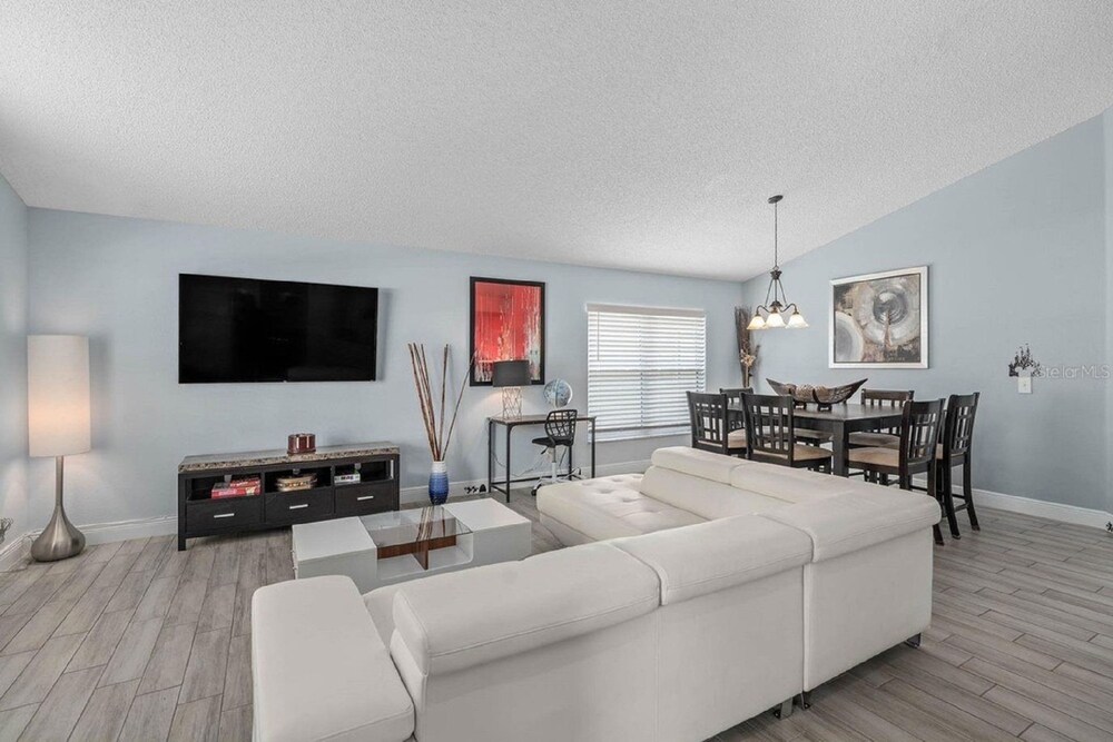Private Pool Close to Disney Lg Hm Slps 8