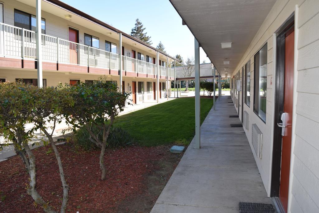 Valley Oaks Inn Woodland - photo 20