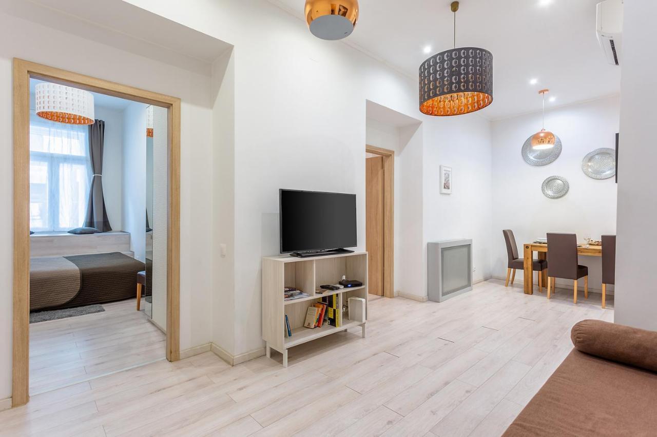 Goldcentral Apartment Dob Cozy Place Next to Mazel Tov Two Bedrooms — 4-Star Luxury Hotel in Budapest, Hungary
