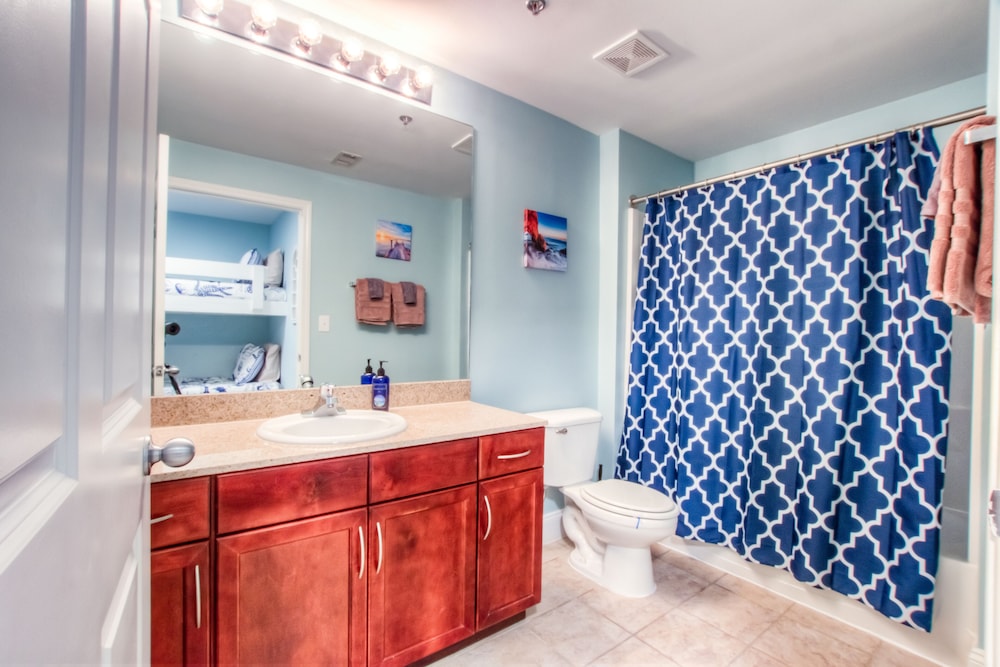 Laketown Wharf Resort by Aneliya's Rentals - photo 786