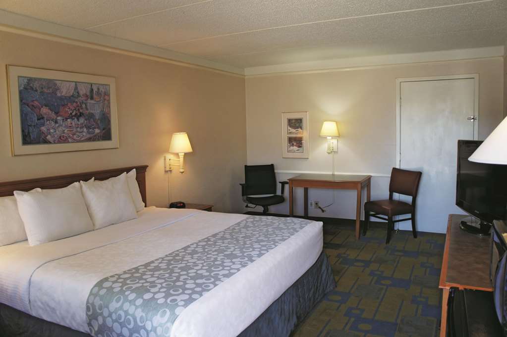 La Quinta Inn by Wyndham Clute Lake Jackson - photo 11