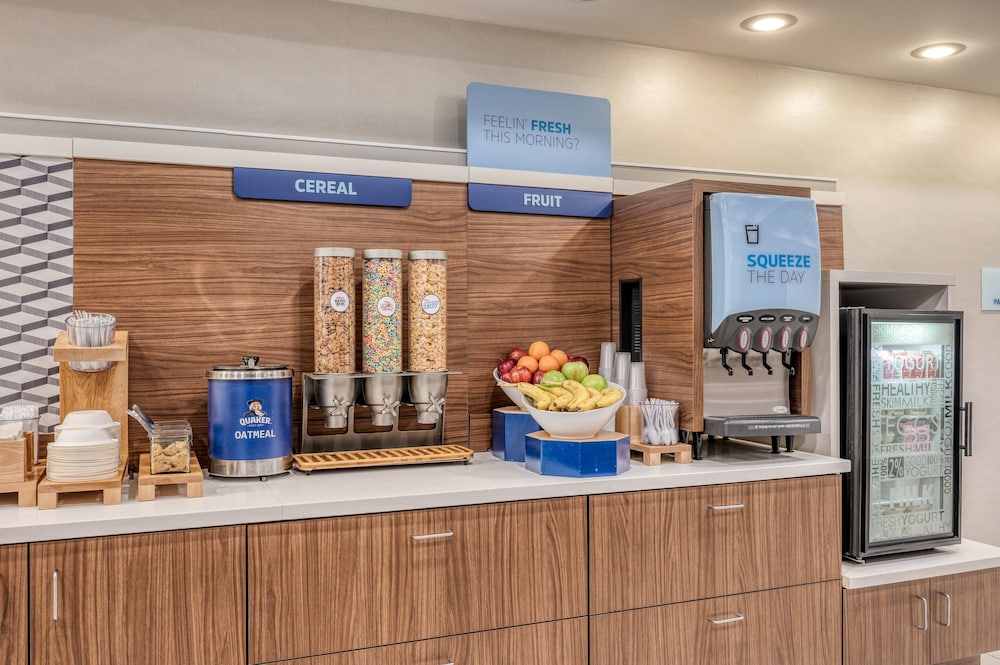 Holiday Inn Express & Suites Vandalia by IHG - photo 43