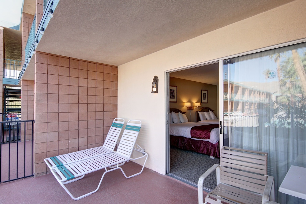 Desert Hot Springs Spa Hotel - photo 15