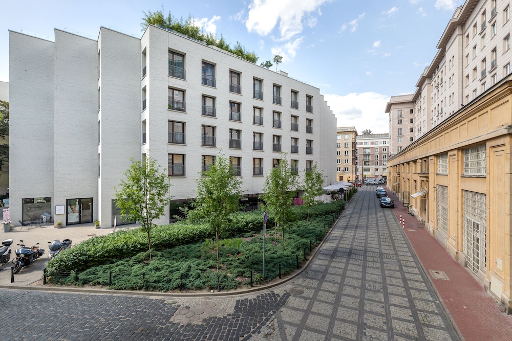 Plac Konstytucji 3 Prywatne Mieszkanie W Centrum Miasta 200m Od Metra Politechnika Samodzielne Zameldowanie Self Check In System in Warsaw, Poland