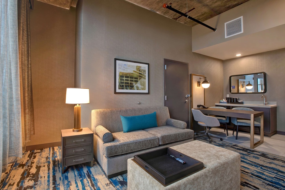 Embassy Suites by Hilton Rockford Riverfront - photo 26