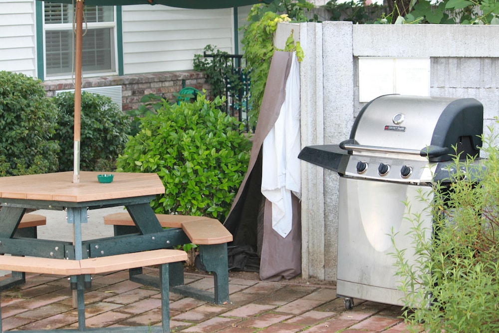 Grass Valley Courtyard Suites - photo 29