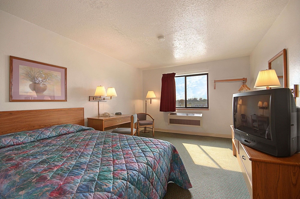 Super 8 by Wyndham Hammond North - photo 18