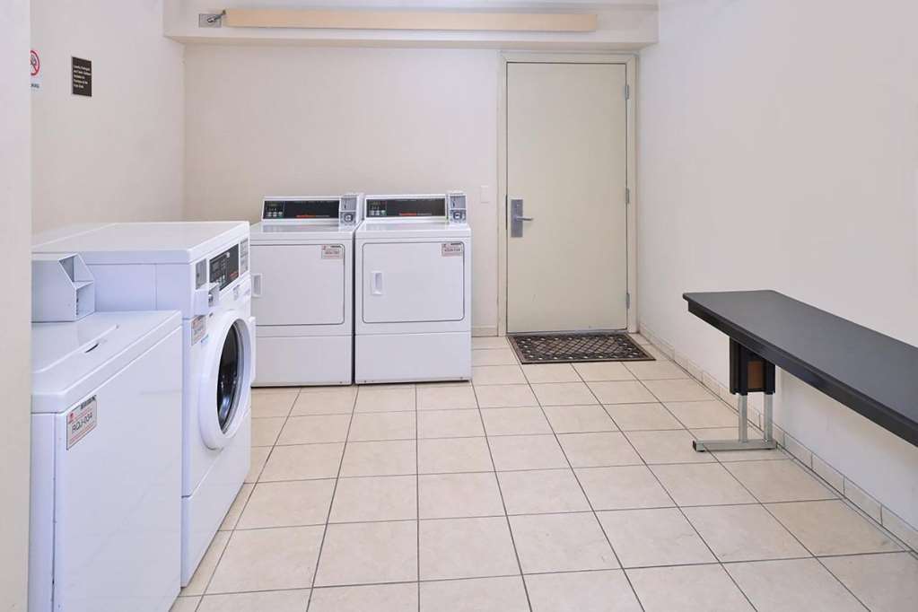 Super 8 by Wyndham Deerfield Northbrook - photo 18