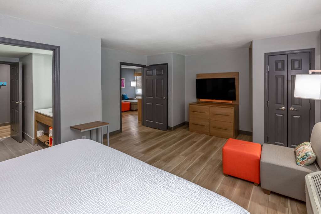La Quinta Inn & Suites by Wyndham New Braunfels - photo 44