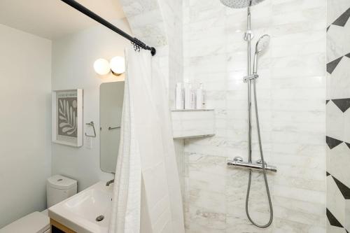 Lux Condo Steps to Washington Park Walk to ALL — 4-Star Luxury Hotel in Cincinnati, United States