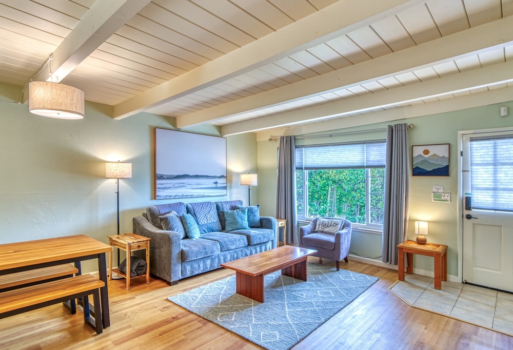 Live Oak Oasis Santa Cruz Chic — 4-Star Luxury Hotel in Santa Cruz, United States