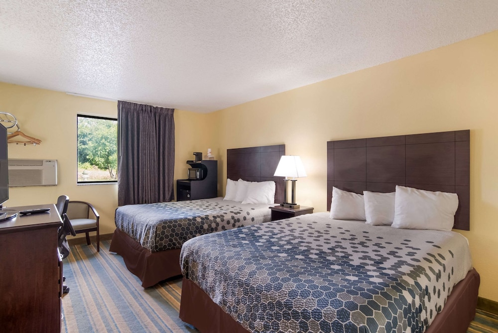 Econo Lodge Spotsylvania Town Center - photo 14