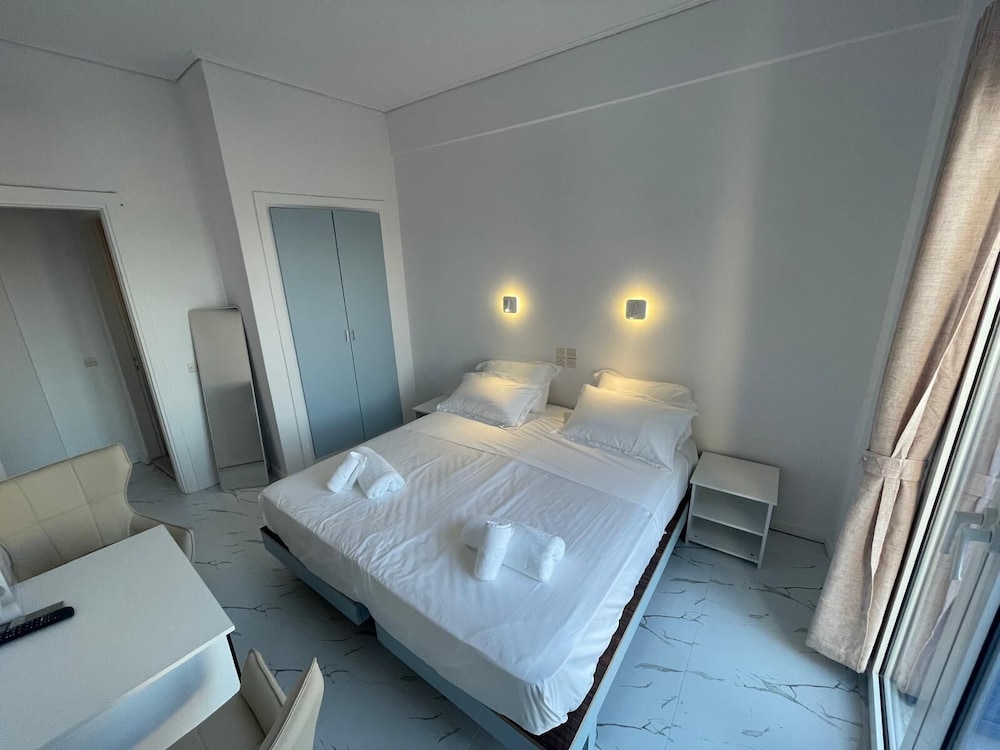 Avra Hotel — Aegina — photo 5