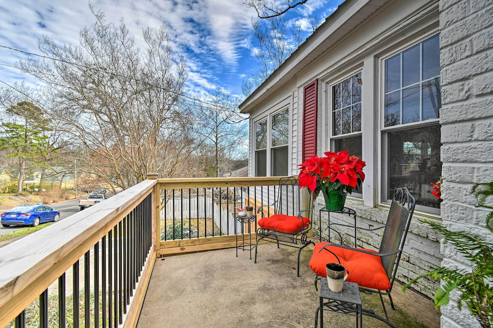 2 Mi To Oaklawn Casino Home with Peaceful Yard - photo 33