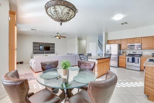 Private Pool And Game Room Spacious Phoenix Retreat — Phoenix