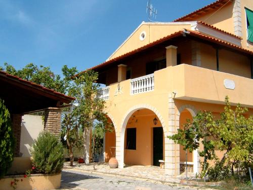 Aristidis Apartm. 2 — Unknown City — photo 2